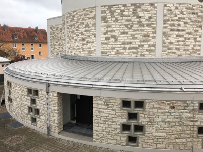 Edelstahldacheindeckung rollennahtgeschweißt an der katholischen Kirche Sankt Marien in Gunzenhausen – Bild 18